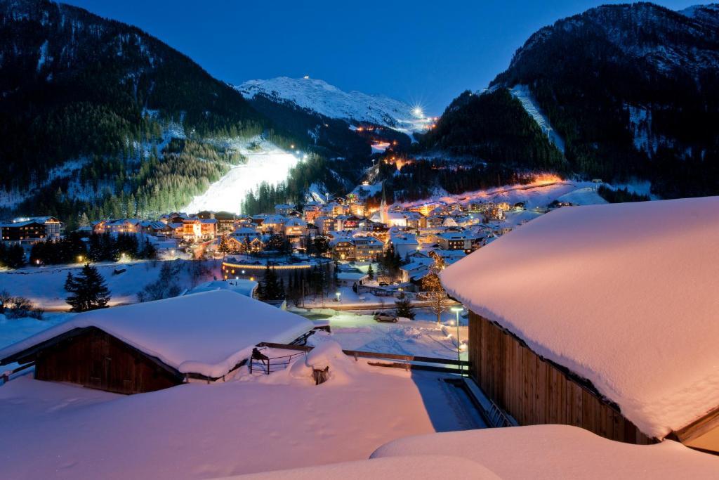 Hotel St. Nikolaus Ischgl Bagian luar foto